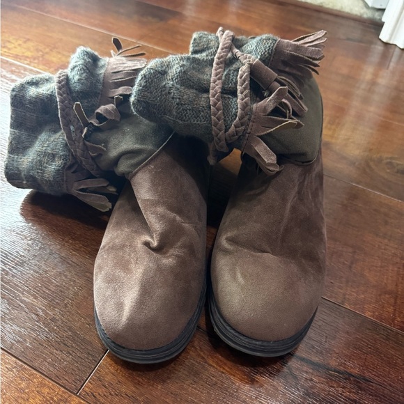Brown Suede Fringe Boots - Picture 2 of 4